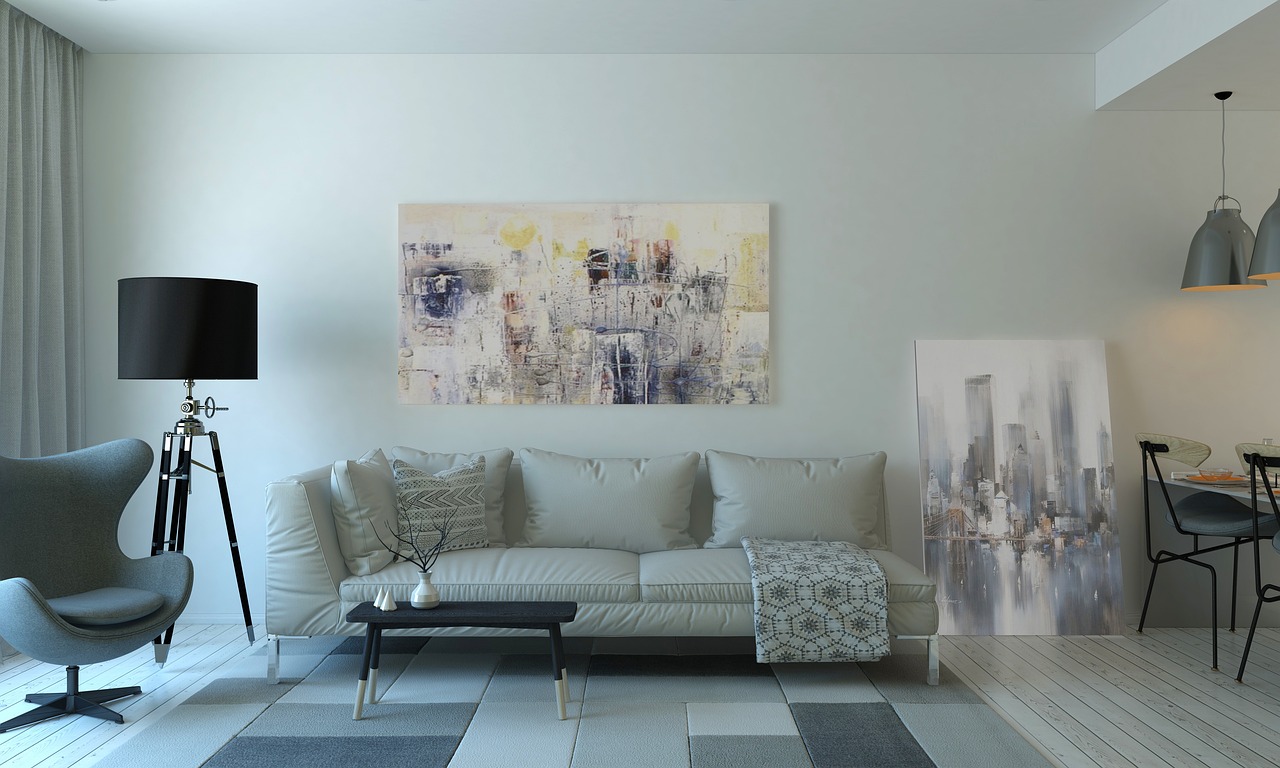 Strak interieur met geometrische vormen in woonkamer.