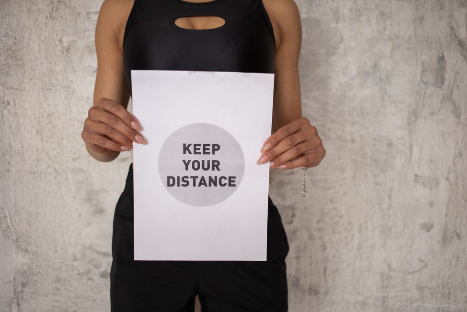 Inspirerende fitnessruimte decoratie met levendige kleuren